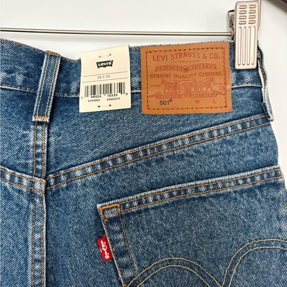 NWT Levi's 501 two-toned denim jeans - Picture 8 of 10